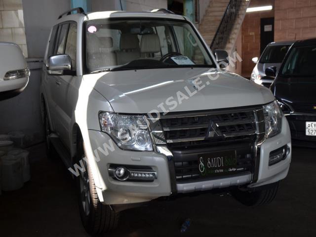 2016 Mitsubishi Pajero