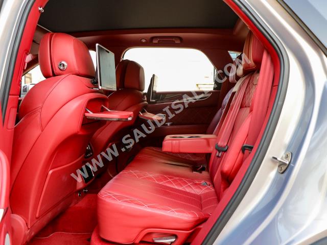 2017 بنتلي بنتايجا الاصدار الاول