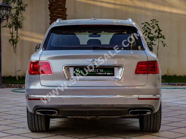 2017 بنتلي بنتايجا الاصدار الاول