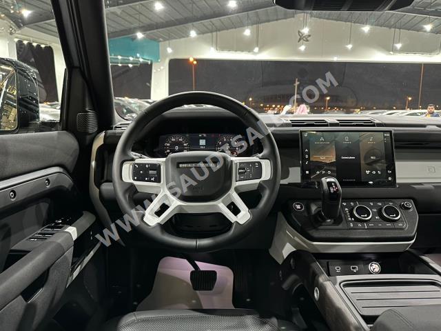 2023 لاند روفر ديفيندر