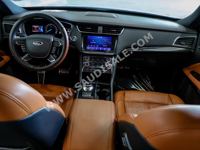 2020 فورد توروس تايتينيوم