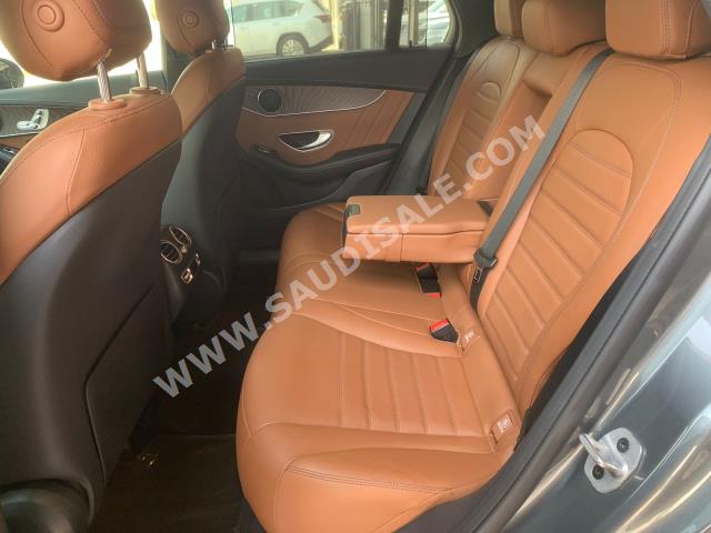 2021 مرسيدس - بنز جي إل سي 200