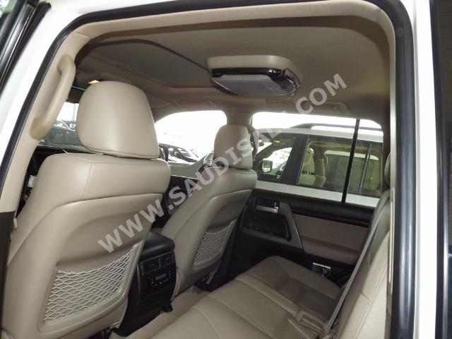 2010 Toyota Land Cruiser VXR