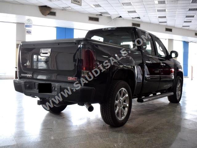 2012 جي ام سي سييرا دينالي