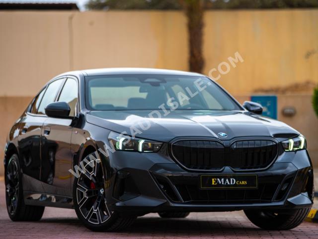 2024 بي ام دبليو الفئة الخامسة 520 أي