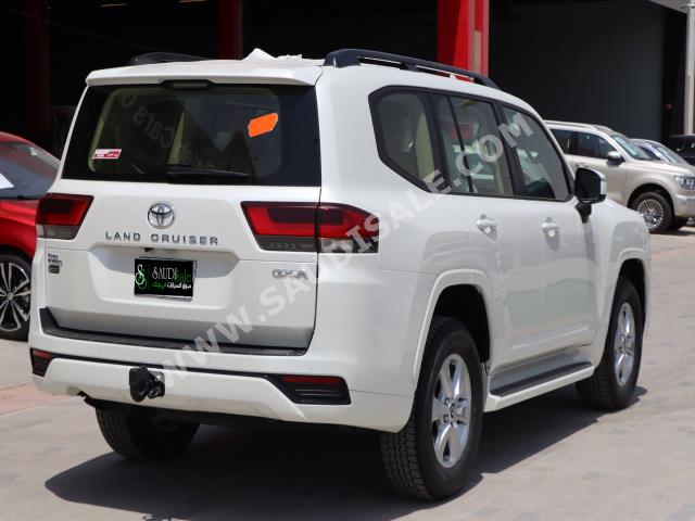 2023 تويوتا لاند كروزر جي اكس ار2