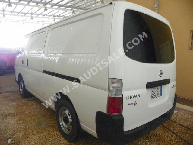 2013 Nissan Urvan