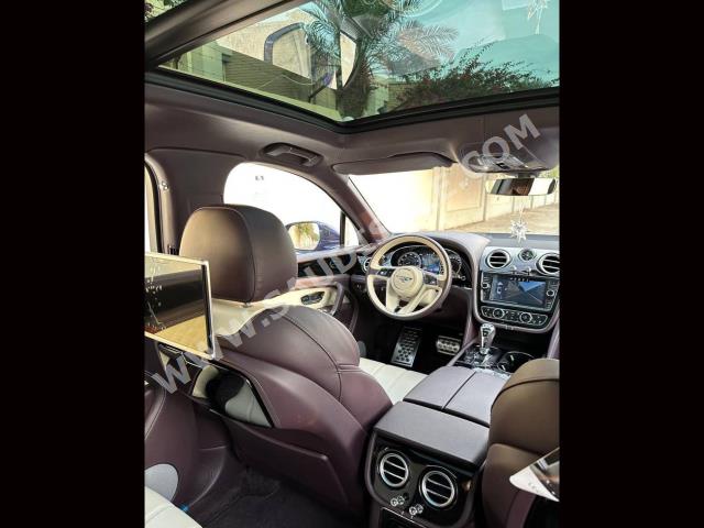 2018 بنتلي بنتايجا