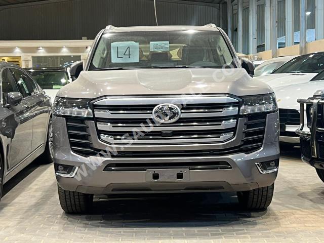 2024 تويوتا لاند كروزر جي اكس ار