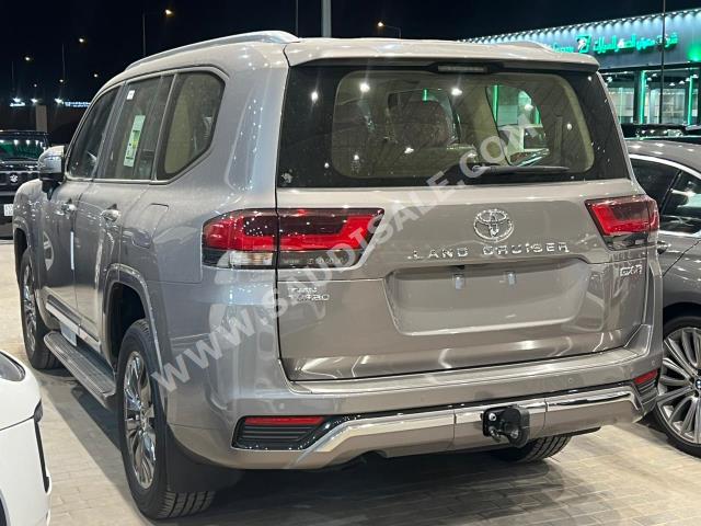 2024 تويوتا لاند كروزر جي اكس ار