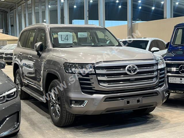 2024 تويوتا لاند كروزر جي اكس ار