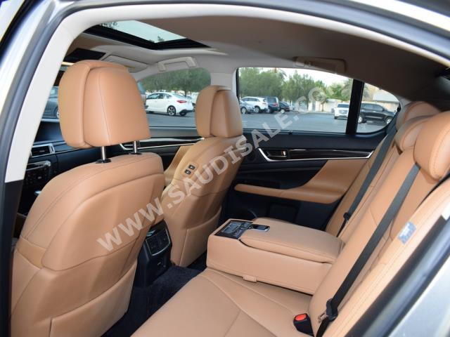 2016 Lexus GS 200 T