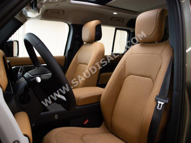 2023 لاند روفر ديفيندر اتش اس اي