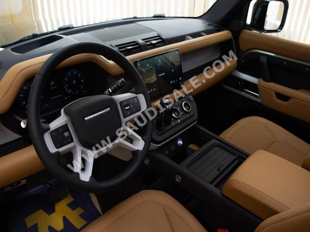 2023 لاند روفر ديفيندر اتش اس اي