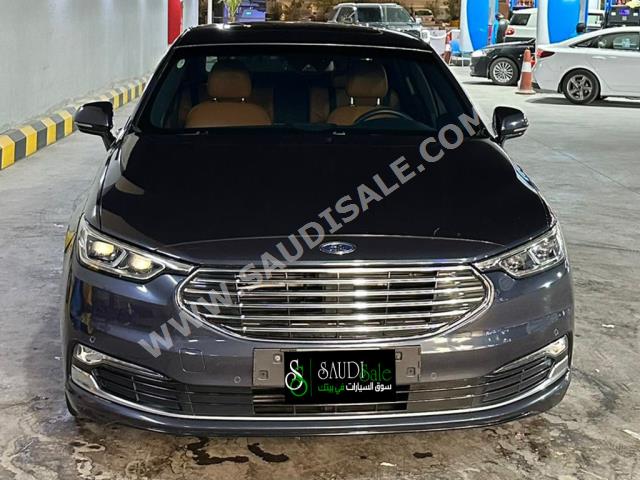 2021 فورد توروس تايتينيوم