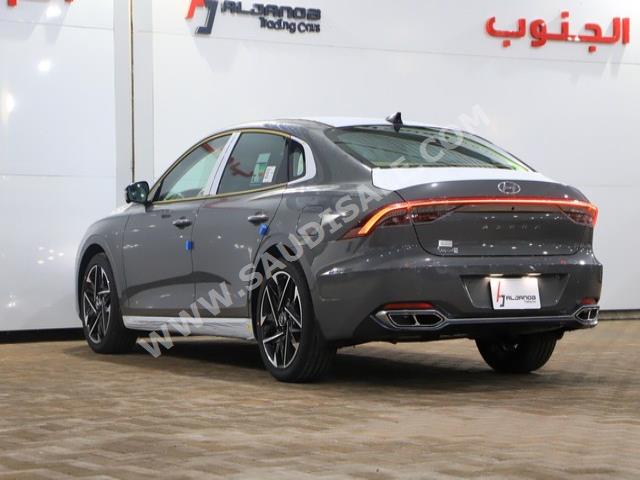 2022 هيونداي ازيرا