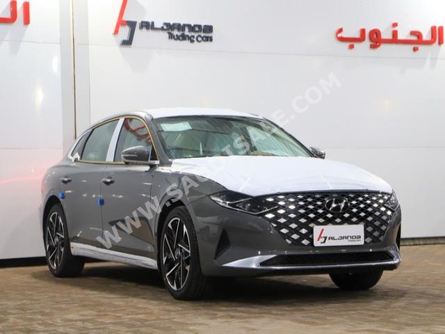 2022 هيونداي ازيرا