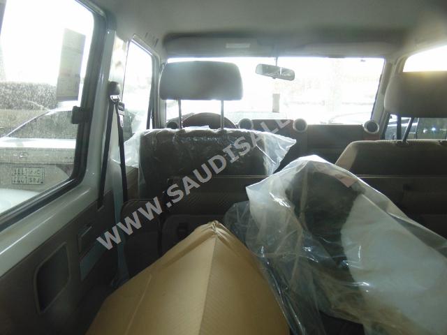 2015 تويوتا لاند كروزر ربع