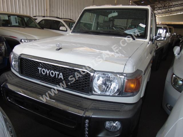 2015 تويوتا لاند كروزر ربع