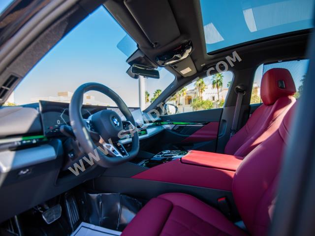 2024 بي ام دبليو الفئة الخامسة 520 أي