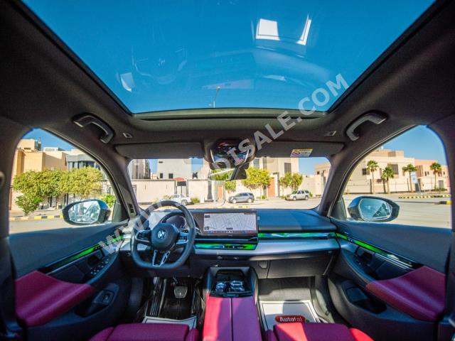 2024 بي ام دبليو الفئة الخامسة 520 أي