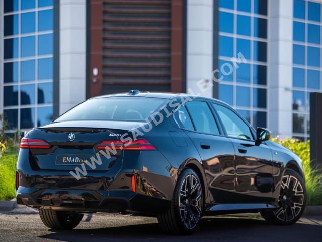 2024 بي ام دبليو الفئة الخامسة 520 أي