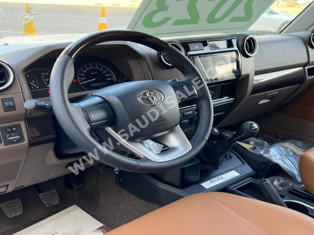 2023 تويوتا لاند كروزر ربع