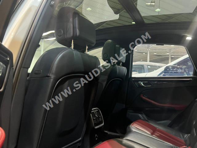 2015 بورش ماكان اس