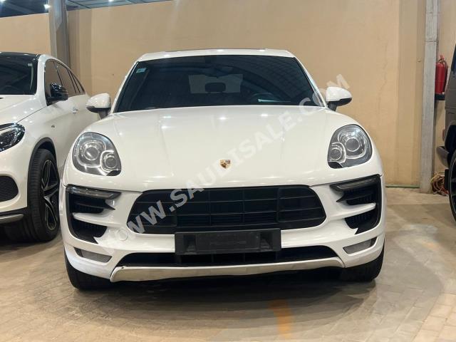 2015 بورش ماكان اس