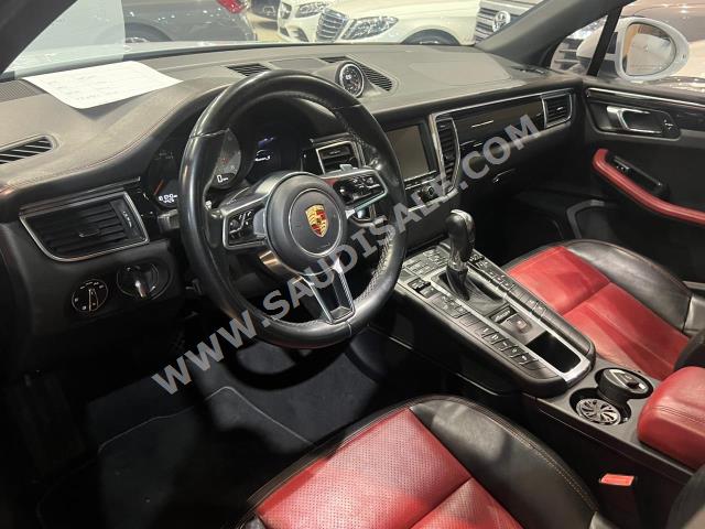 2015 بورش ماكان اس