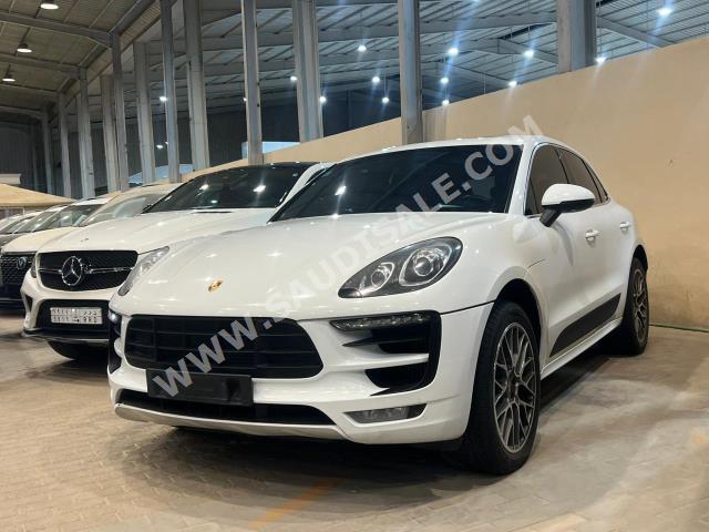 2015 بورش ماكان اس