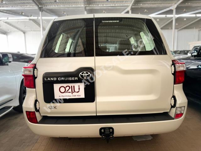 2019 Toyota Land Cruiser GX