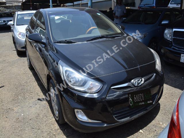 2013 هيونداي اكسنت