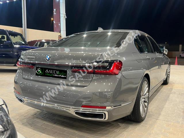 2020 بي ام دبليو الفئة السابعة 730 إل أي