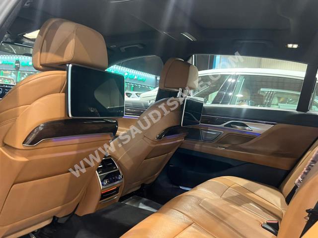 2020 بي ام دبليو الفئة السابعة 730 إل أي