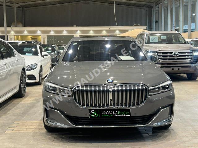 2020 بي ام دبليو الفئة السابعة 730 إل أي