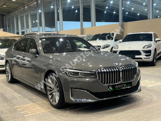 2020 بي ام دبليو الفئة السابعة 730 إل أي