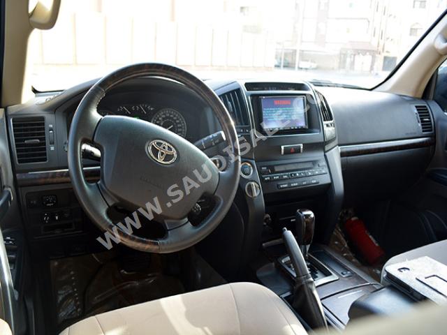 2010 Toyota Land Cruiser GXR