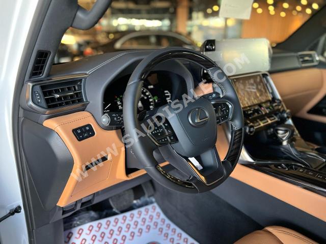 2024 لكزس إل إكس 600