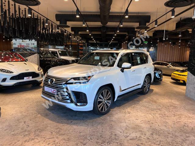 2024 لكزس إل إكس 600