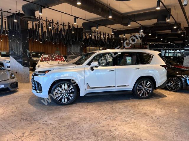 2024 لكزس إل إكس 600