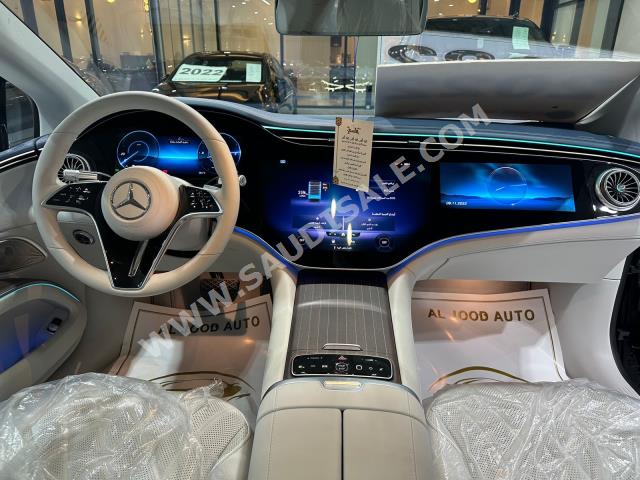 2022 مرسيدس - بنز إي كيو إس 580