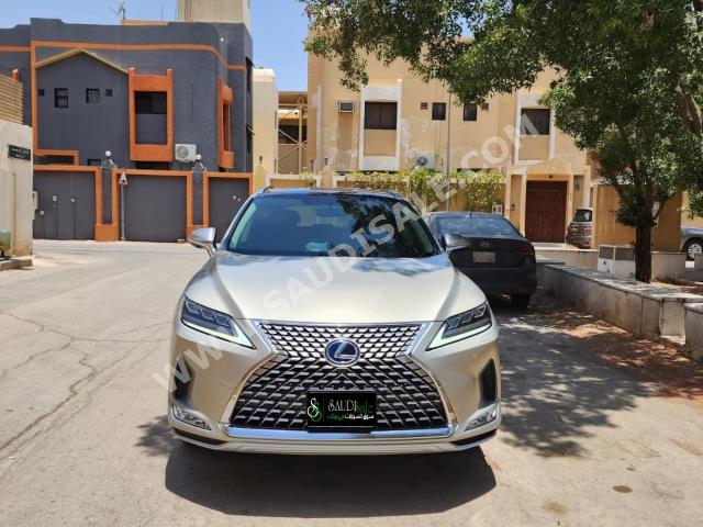 2022 لكزس أر إكس 450إتش