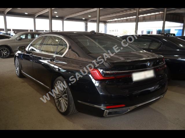 2021 بي ام دبليو الفئة السابعة 730 إل أي