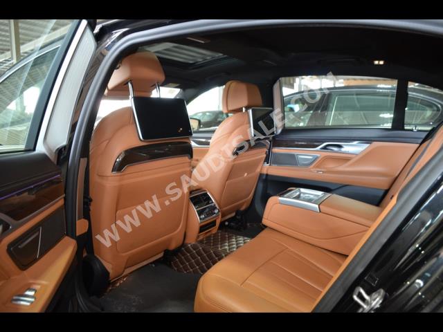 2021 بي ام دبليو الفئة السابعة 730 إل أي