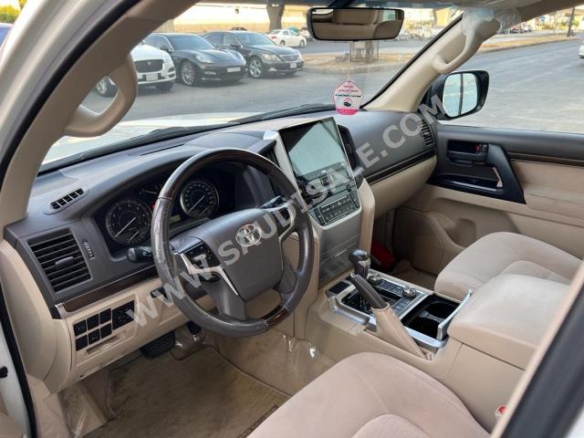 2021 تويوتا لاند كروزر جي اكس