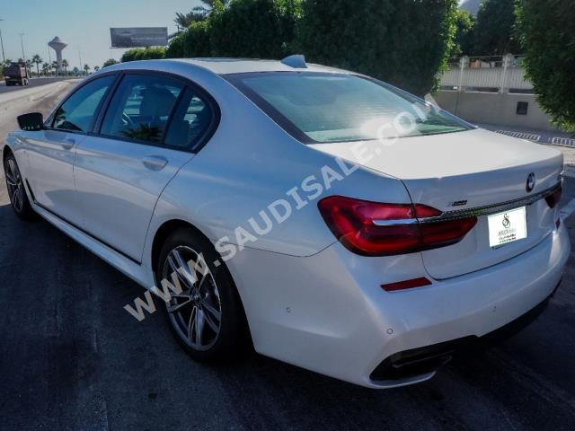 2016 بي ام دبليو الفئة السابعة 750 إل أي