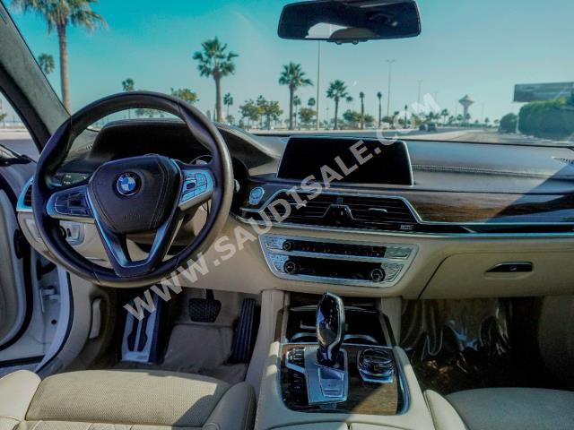 2016 بي ام دبليو الفئة السابعة 750 إل أي