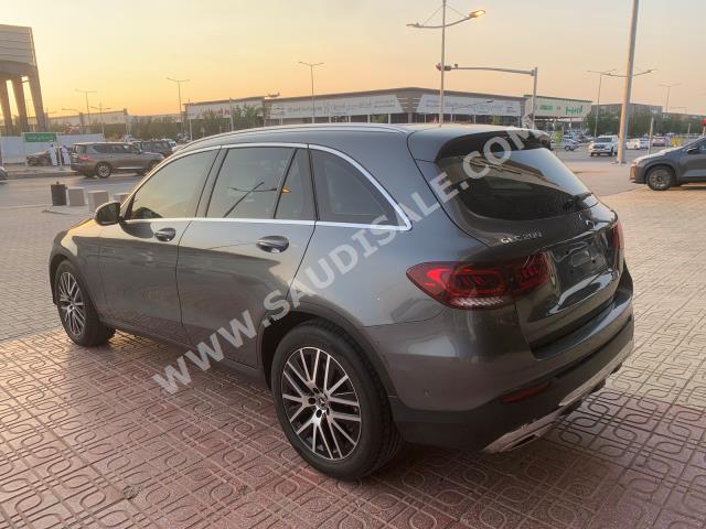 2020 مرسيدس - بنز جي إل سي 200