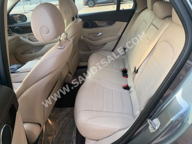 2020 مرسيدس - بنز جي إل سي 200